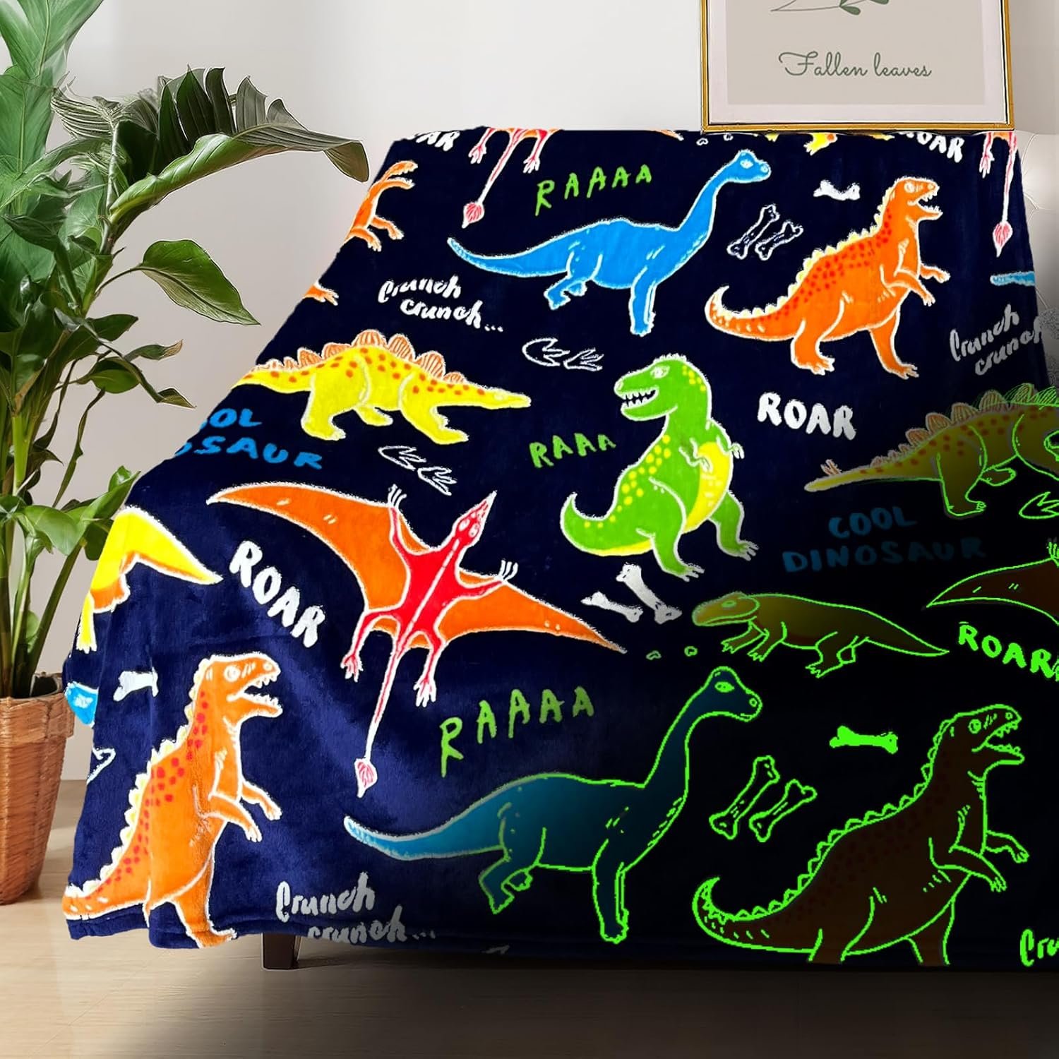 COMFAR Dinosaur Blanket for Boys, Dinosaur Glow in The Dark Blanket for Kids/Toddler/Baby, Soft Fleece Blankets and Throw, Birthday 40″x 50″