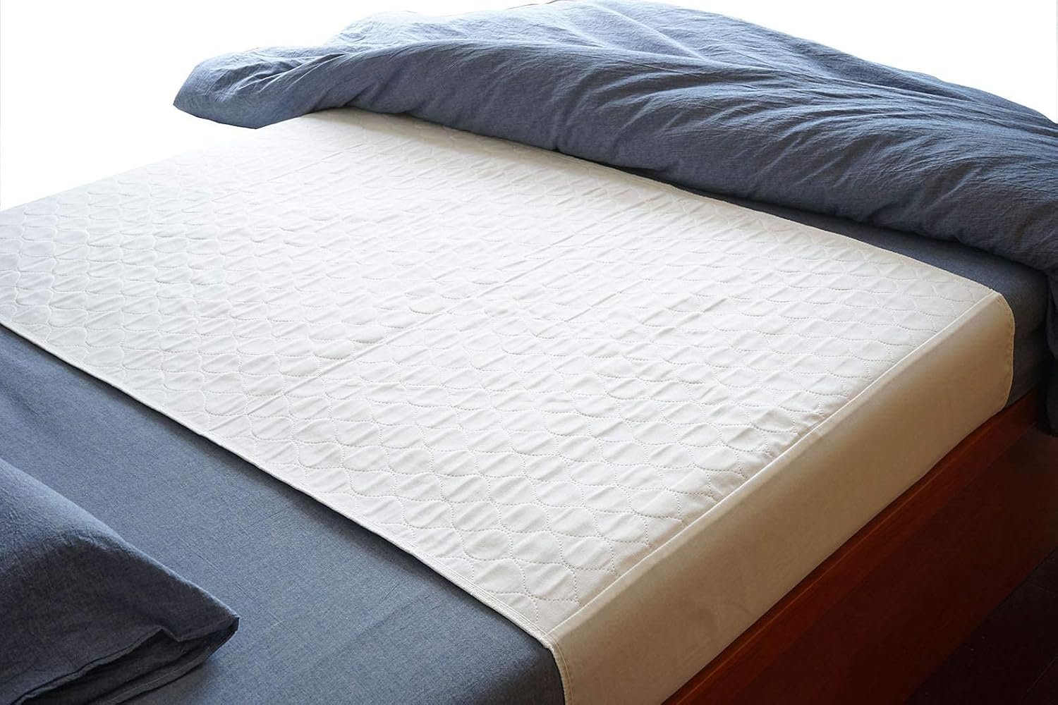Careboree Pack of 2 Cotton Top-Layer Reusable Tuckable Underpads Incontinence Bed Pads Queen 34″X60″ Washable 21″ Wings